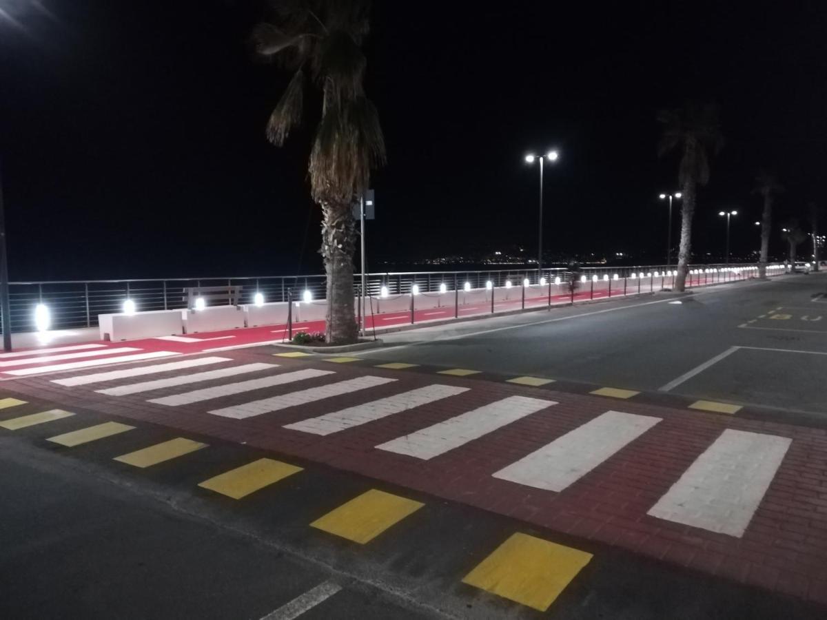 Le Case Del Sole Ventimiglia Bagian luar foto