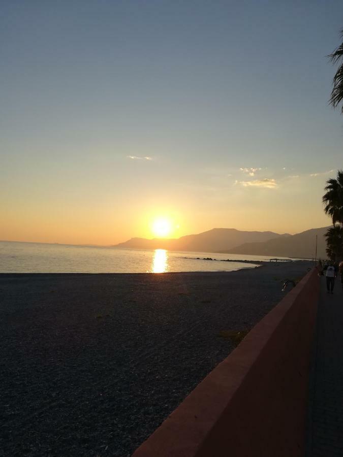 Le Case Del Sole Ventimiglia Bagian luar foto