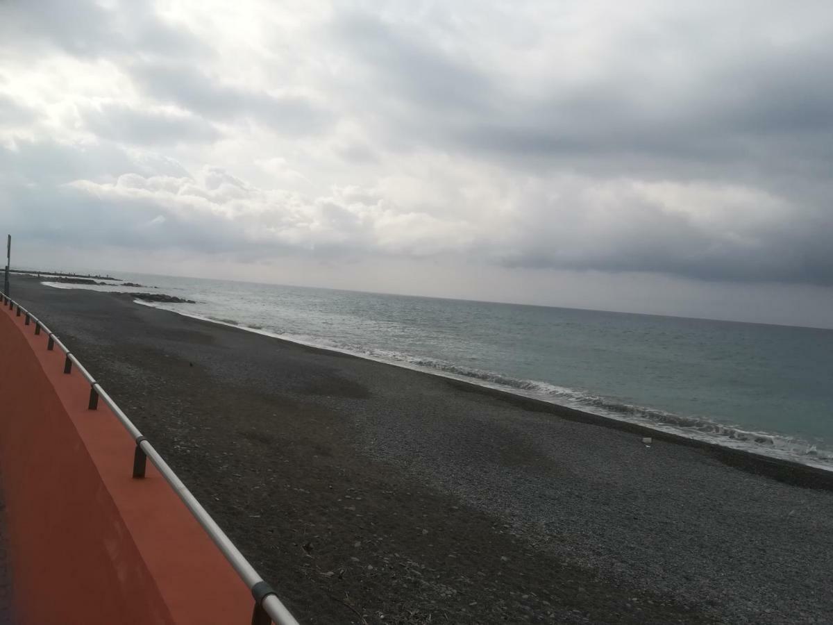 Le Case Del Sole Ventimiglia Bagian luar foto