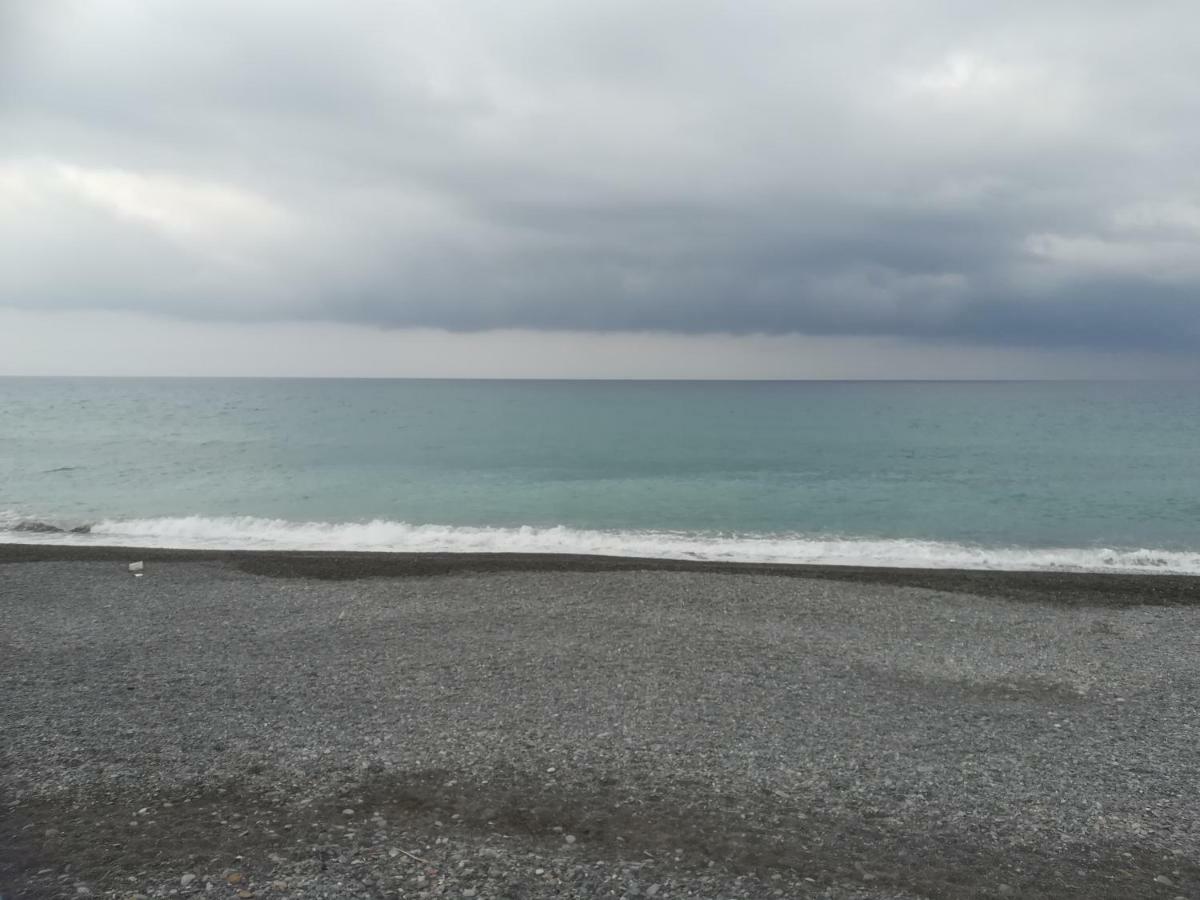 Le Case Del Sole Ventimiglia Bagian luar foto